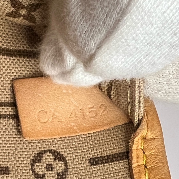 Louis Vuitton Neverfull MM Monogram - Picture 16 of 16